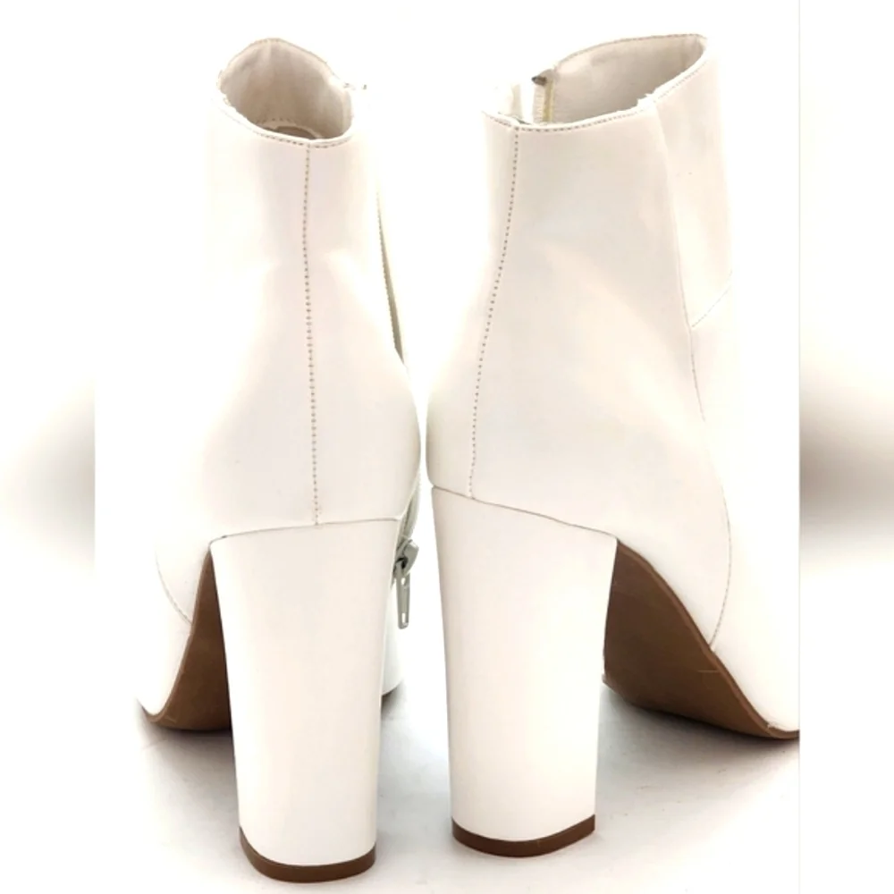 XOXO Women's Leather White Fedela Ankle Boots Size 9.5